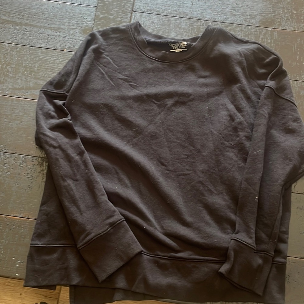Time & Tru black sweatshirt NWOT